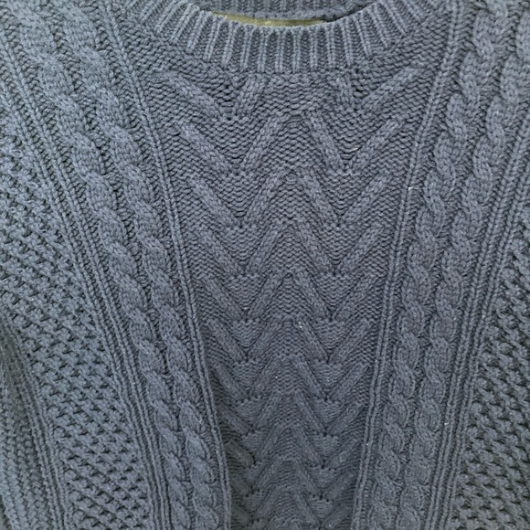 Medium Navy Forever 21 cable knit sweater used good condition smoke free home - Picture 3 of 3